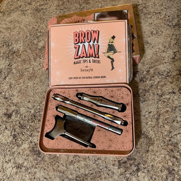 Benefit Cosmetics Brow Kit - Picture 4 of 7